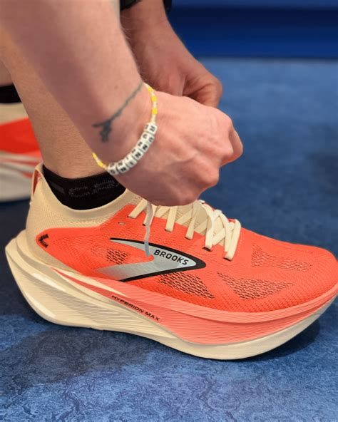 Difference Between Brooks Hyperion Max 3 and Beast Mighty 850 Plus Blender Explained